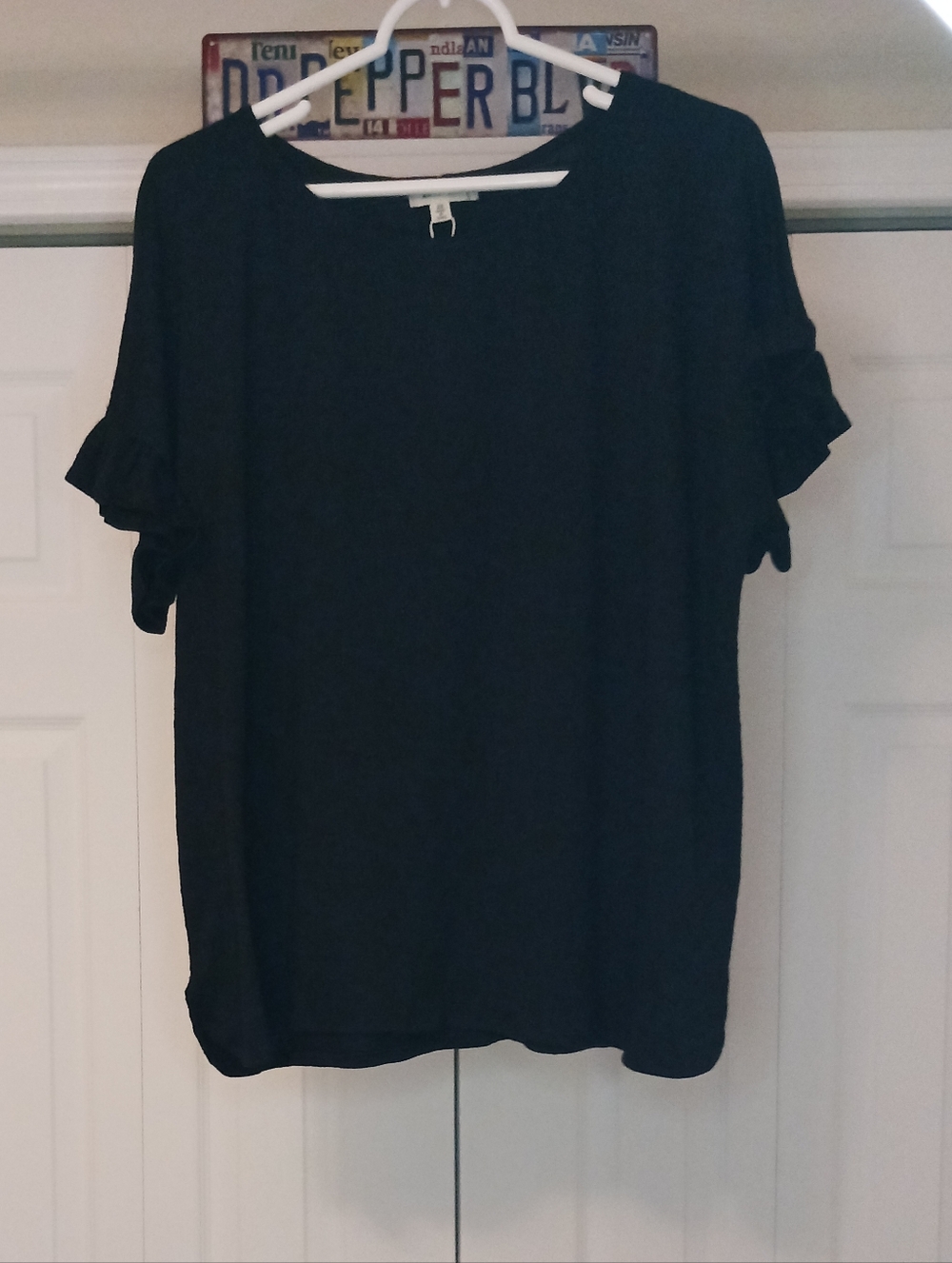#277 - NWT Max Studio Black Short Sleeve Top Size 2X